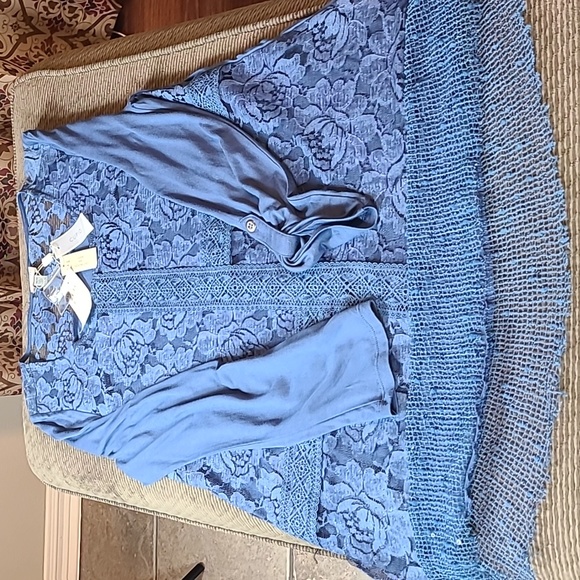 Cupio Lace Overlay Tunic NWT - Picture 13 of 13